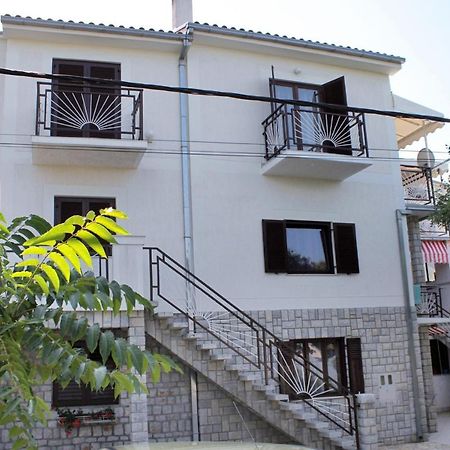 Apartment Klenovica 5580B Buitenkant foto