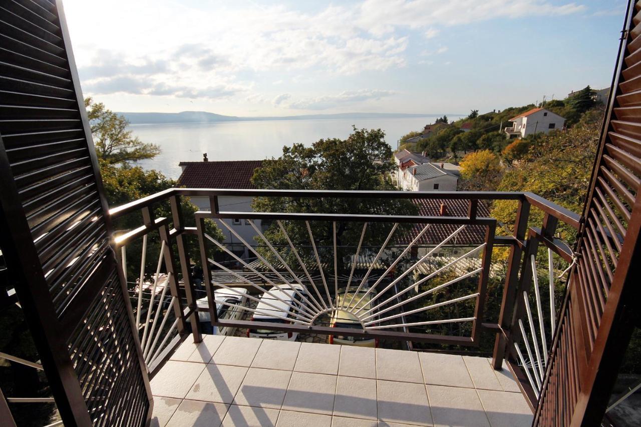 Apartment Klenovica 5580B Buitenkant foto
